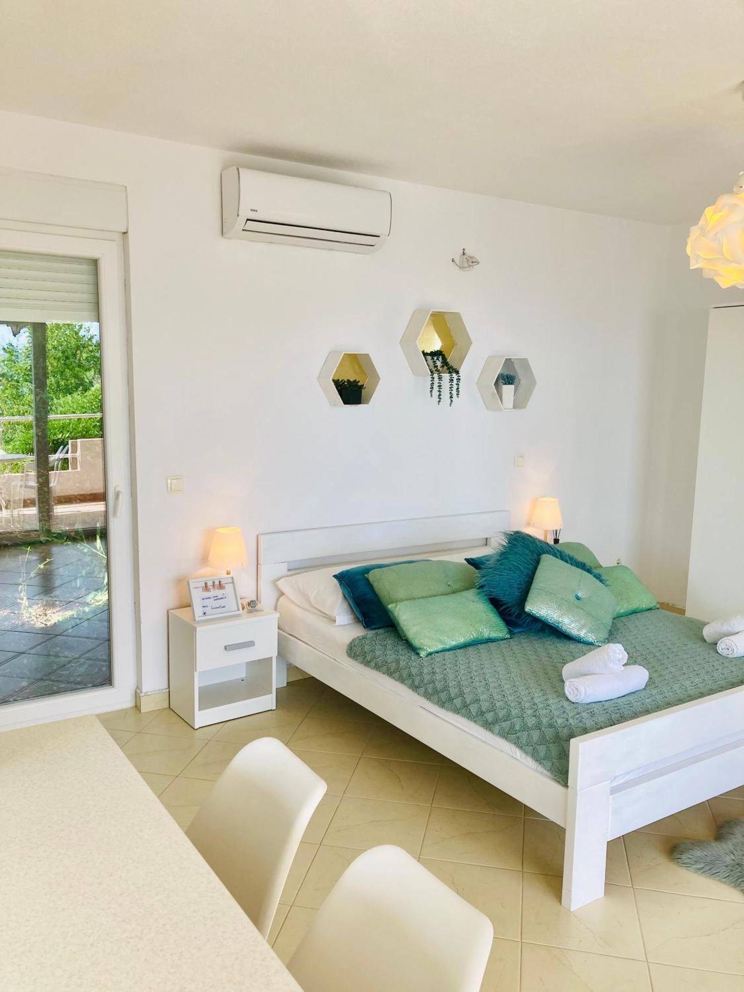 Apartments Jurakovic Živogošće 外观 照片