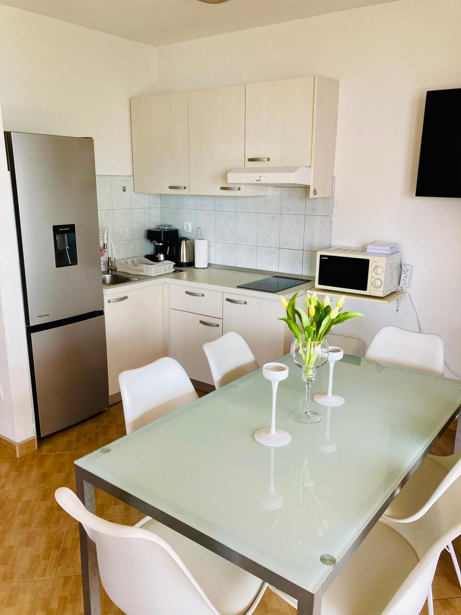 Apartments Jurakovic Živogošće 外观 照片